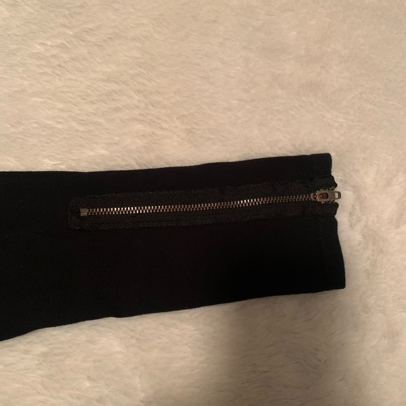 American Eagle Black Legging With Zippers at the bottom of Legs - Size Small - Picture 3 of 3